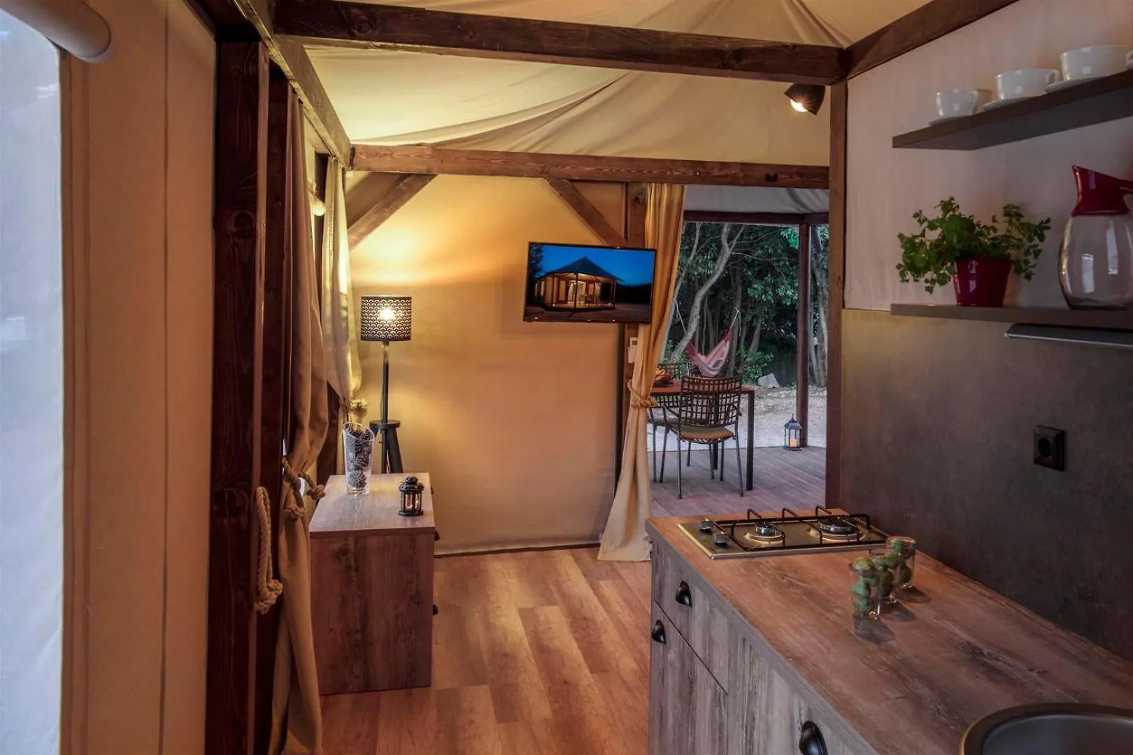 Glamping Tents And Mobile Homes Trasorka Veli Lošinj 0*,  Horvátország