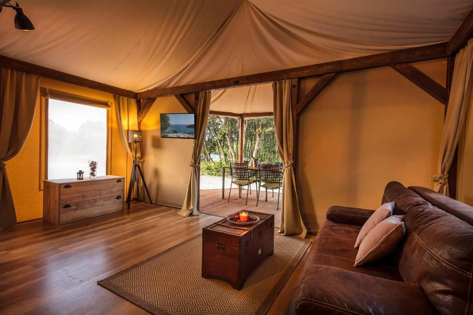 Glamping Tents And Mobile Homes Trasorka Veli Lošinj 0*,  Horvátország